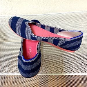 Good used condition Rothy’s The Flat navy gray stripes size 7